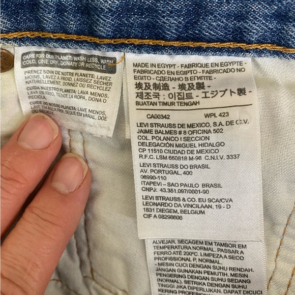 Levi’s 501’s Distressed Sz 40x32 (Measures 40x30) - Picture 8 of 9